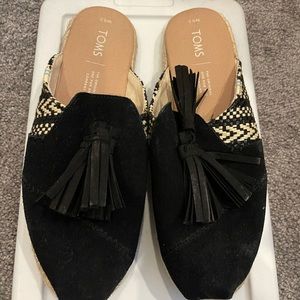 Toms slip ons